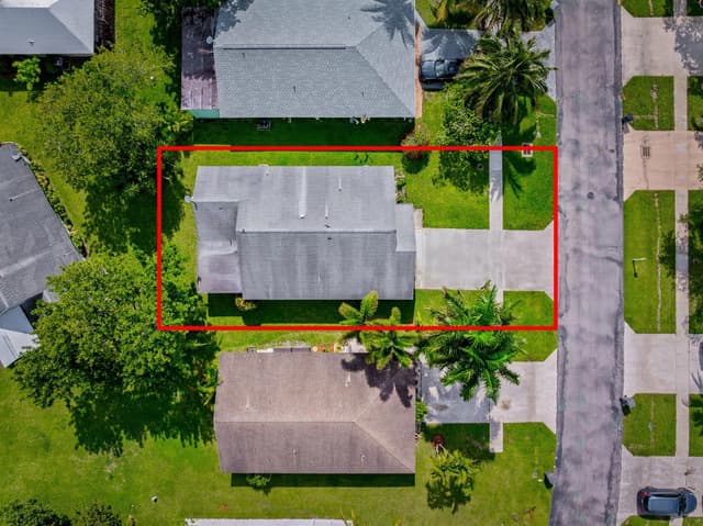 1442 Summit Run Circle, West Palm Beach FL 33415 - West Palm Beach, FL - Photo 2
