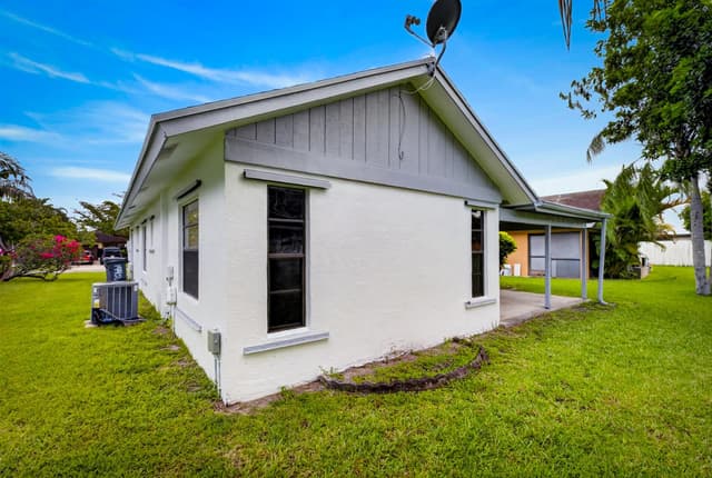 1442 Summit Run Circle, West Palm Beach FL 33415 - West Palm Beach, FL - Photo 6