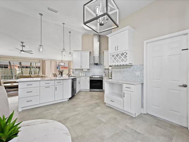 237 W MOCCASIN Trail W, Jupiter FL 33458 - Jupiter, FL - Photo 5