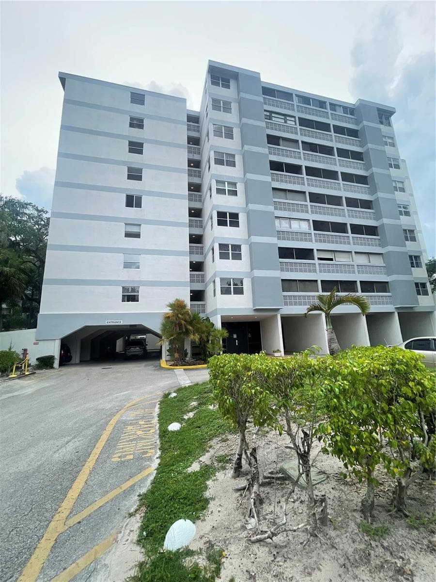 3301 SPANISH MOSS Terrace # 610, Lauderhill FL 33319 - Lauderhill, FL - Photo 1