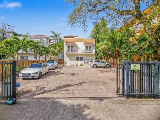 2945 Coconut Ave # 3, Miami FL 33133 - Miami, FL - Photo 2