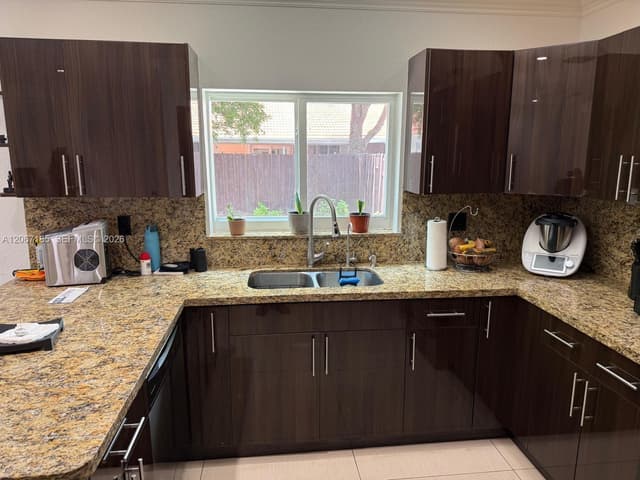 16232 SW 57th Ln, Miami FL 33193 - Miami, FL - Photo 7