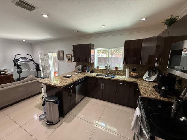 16232 SW 57th Ln, Miami FL 33193 - Miami, FL - Photo 5