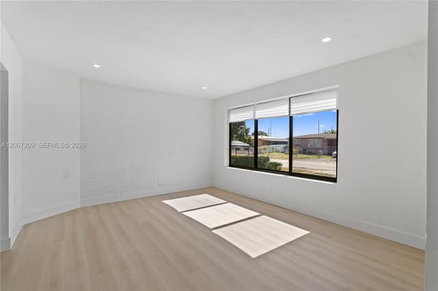 31 W 64th St, Hialeah FL 33012 - Hialeah, FL - Photo 5