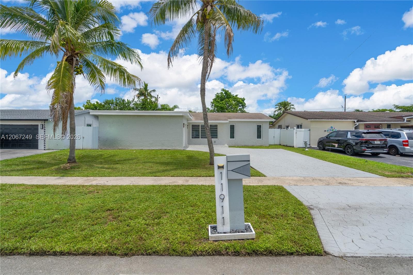 11911 NW 32nd Mnr, Sunrise FL 33323 - Sunrise, FL - Photo 1