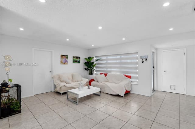 11911 NW 32nd Mnr, Sunrise FL 33323 - Sunrise, FL - Photo 5