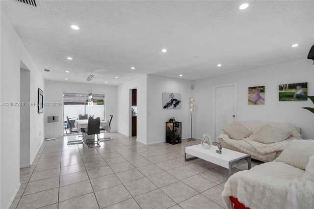 11911 NW 32nd Mnr, Sunrise FL 33323 - Sunrise, FL - Photo 4