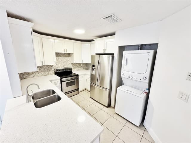 1136 NW 5TH Court, Fort Lauderdale FL 33311 - Fort Lauderdale, FL - Photo 5