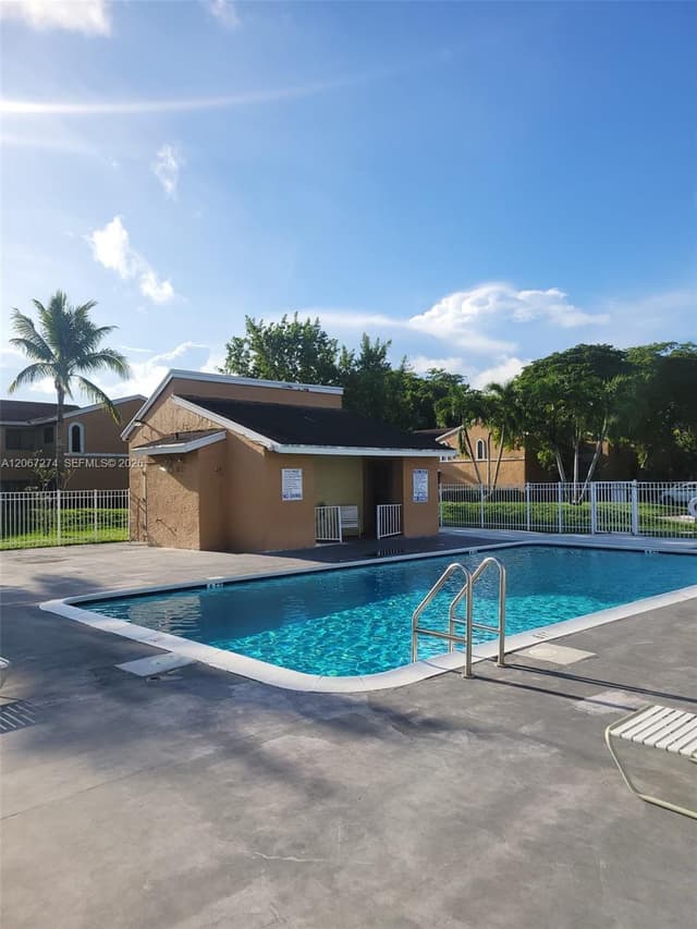 8075 NW 71st Ct, Tamarac FL 33321 - Tamarac, FL - Photo 3