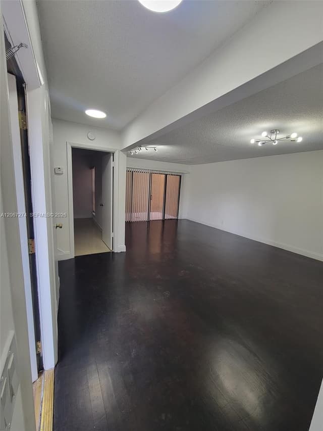 8075 NW 71st Ct, Tamarac FL 33321 - Tamarac, FL - Photo 5