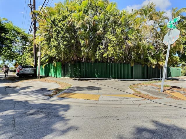 1885 SW 21st Ter, Miami FL 33145 - Miami, FL - Photo 6