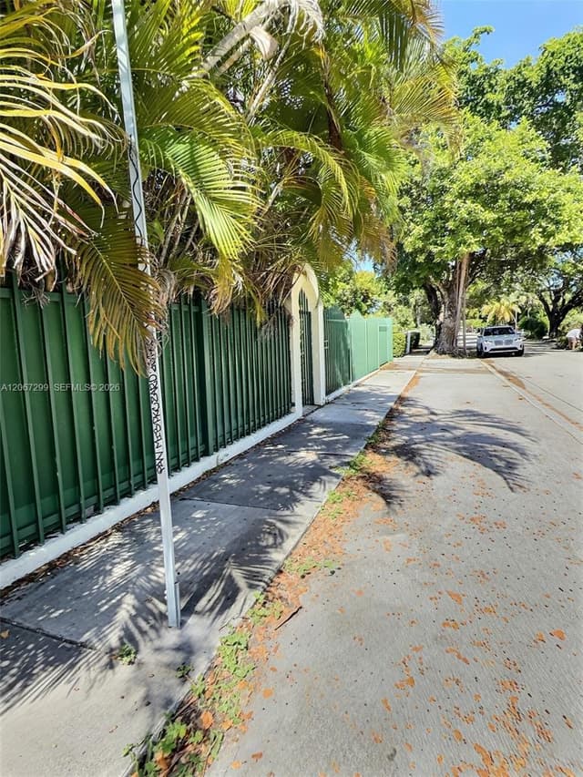 1885 SW 21st Ter, Miami FL 33145 - Miami, FL - Photo 7
