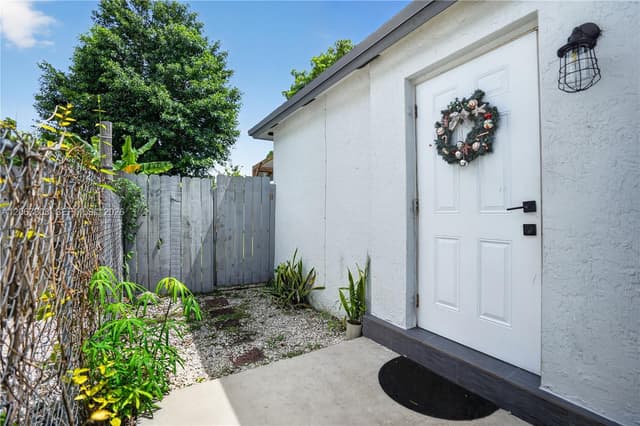 12219 SW 198th Ter, Miami FL 33177 - Miami, FL - Photo 4
