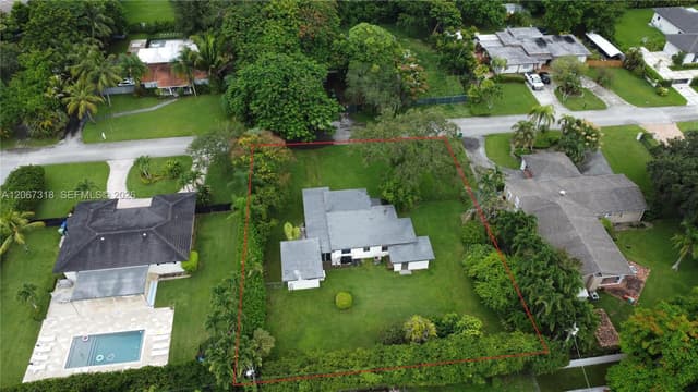 7050 SW 82nd Ct, Miami FL 33143 - Miami, FL - Photo 2