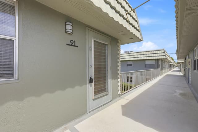 91 FLANDERS B, Delray Beach FL 33484 - Delray Beach, FL - Photo 6