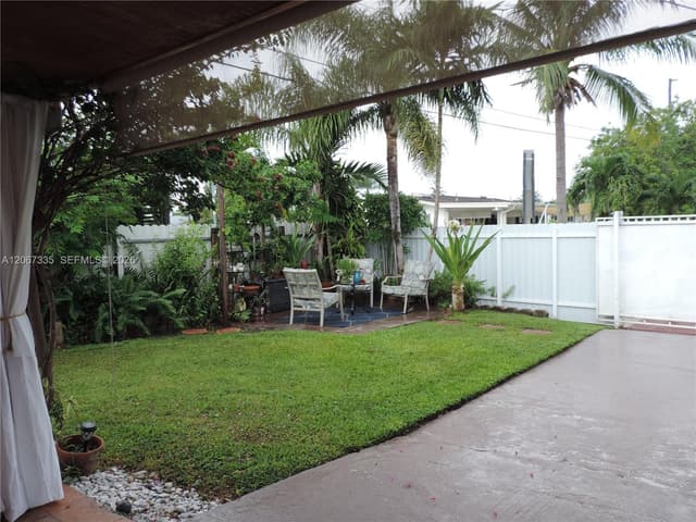 990 W 56th St, Hialeah FL 33012 - Hialeah, FL - Photo 3