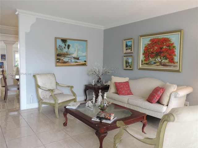 990 W 56th St, Hialeah FL 33012 - Hialeah, FL - Photo 4