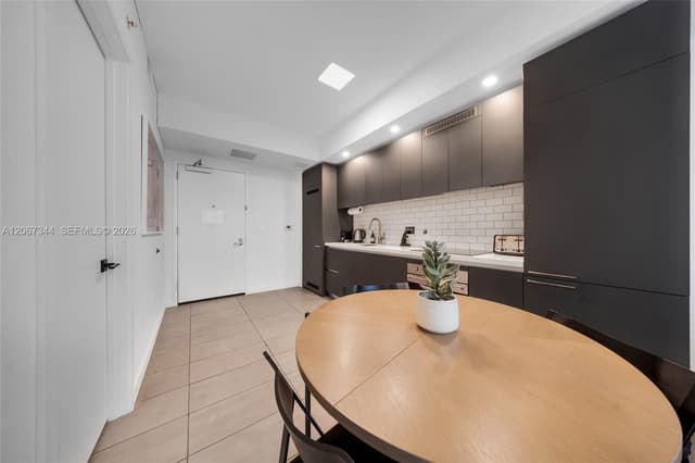 227 NE 2nd St # 3107, Miami FL 33132 - Miami, FL - Photo 3