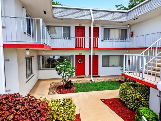 3120 Cynthia Lane # 107, Lake Worth FL 33461 - Lake Worth, FL - Photo 2