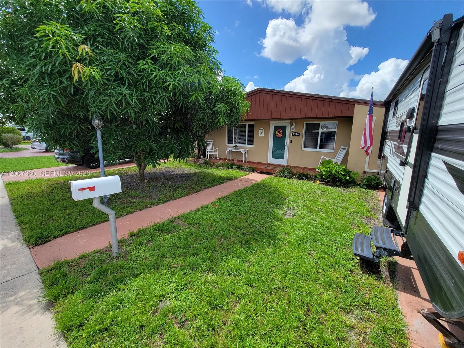 1316 W 61st Pl, Hialeah FL 33012 - Hialeah, FL - Photo 1