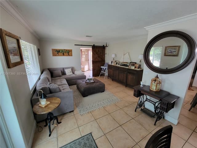 1316 W 61st Pl, Hialeah FL 33012 - Hialeah, FL - Photo 4