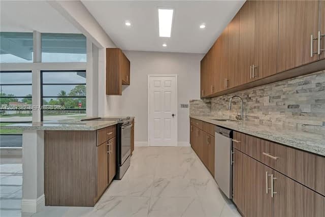 486 W Evanston Cir, Fort Lauderdale FL 33312 - Fort Lauderdale, FL - Photo 2