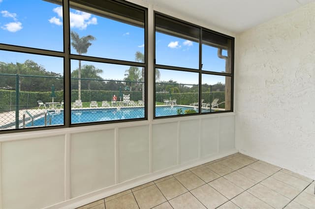 126 Sparrow Drive # 22A, Royal Palm Beach FL 33411 - Royal Palm Beach, FL - Photo 3