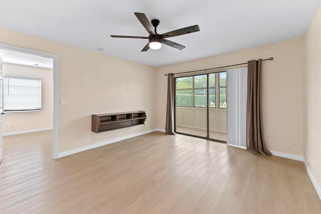 126 Sparrow Drive # 22A, Royal Palm Beach FL 33411 - Royal Palm Beach, FL - Photo 5