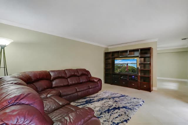 1901 19th Lane, Palm Beach Gardens FL 33418 - Palm Beach Gardens, FL - Photo 3