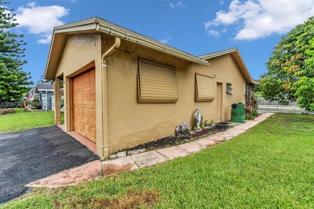 6605 NW 77th St, Tamarac FL 33321 - Tamarac, FL - Photo 5