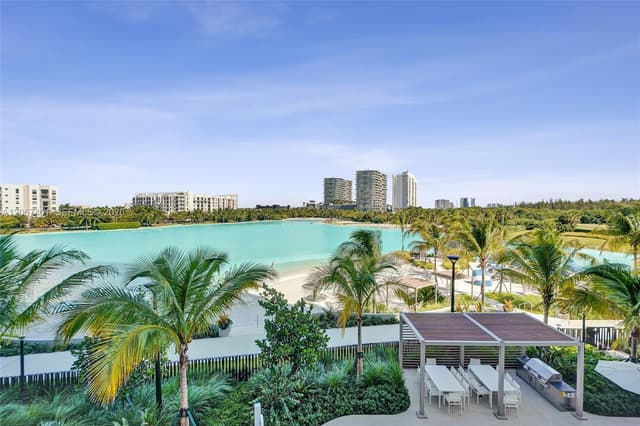 2411 Laguna Circle # 208, Miami FL 33181 - Miami, FL - Photo 2
