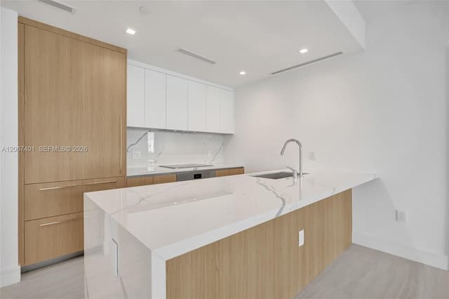 2411 Laguna Circle # 208, Miami FL 33181 - Miami, FL - Photo 7