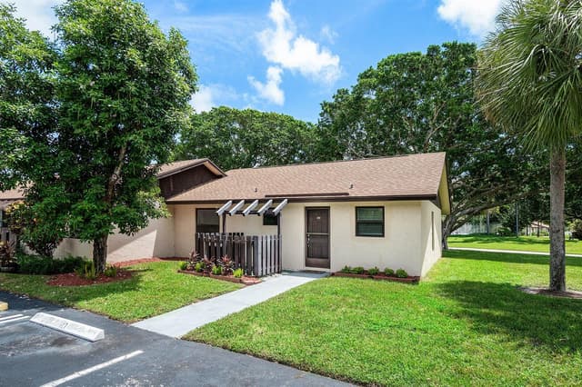 28 Via De Casas Norte, Boynton Beach FL 33426 - Boynton Beach, FL - Photo 2
