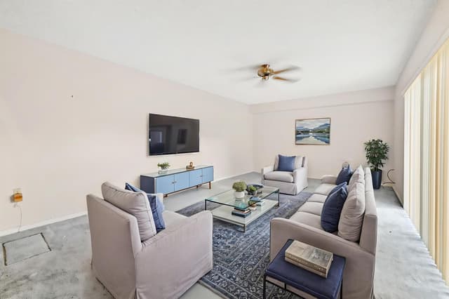 1731 17th Way, West Palm Beach FL 33407 - West Palm Beach, FL - Photo 2