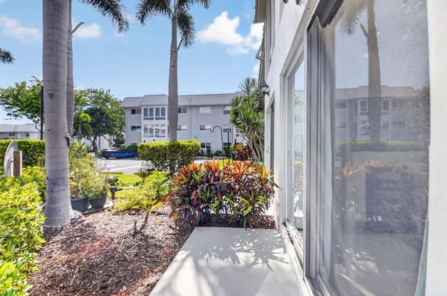 32 COLONIAL CLUB Drive # 102, Boynton Beach FL 33435 - Boynton Beach, FL - Photo 6