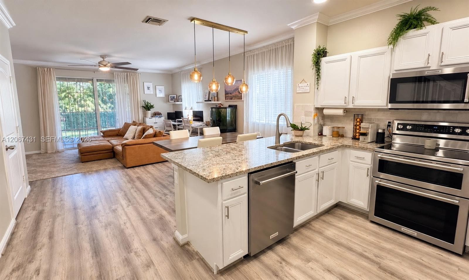 1127 Vermilion Dr, Lake Worth FL 33461