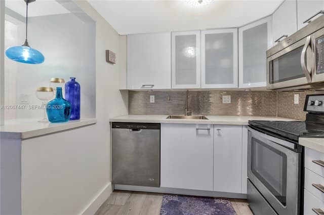 2600 Collins Ave # 204, Miami Beach FL 33140 - Miami Beach, FL - Photo 5