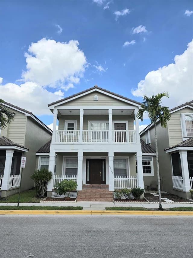 10589 NW 56th Place, Coral Springs FL 33076 - Coral Springs, FL - Photo 2