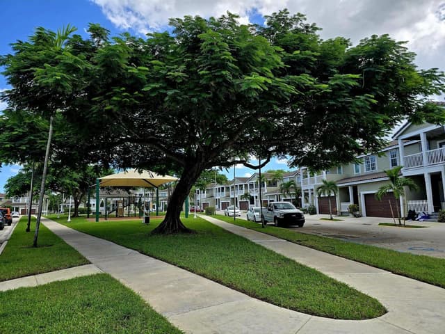 10589 NW 56th Place, Coral Springs FL 33076 - Coral Springs, FL - Photo 3