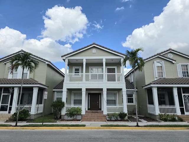 10589 NW 56th Place, Coral Springs FL 33076 - Coral Springs, FL - Photo 4