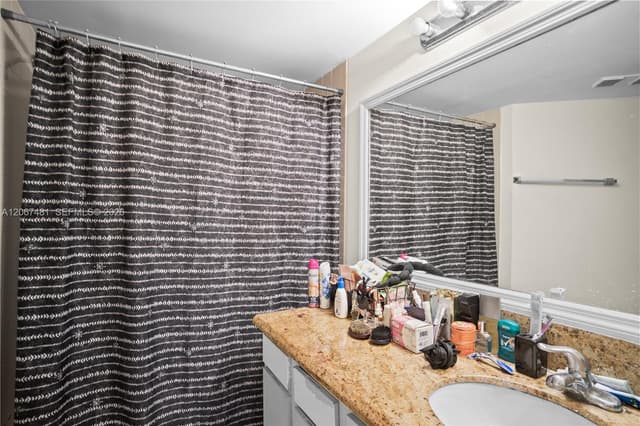 213 Lake Pointe Dr # 203, Oakland Park FL 33309 - Oakland Park, FL - Photo 7