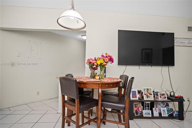 213 Lake Pointe Dr # 203, Oakland Park FL 33309 - Oakland Park, FL - Photo 3