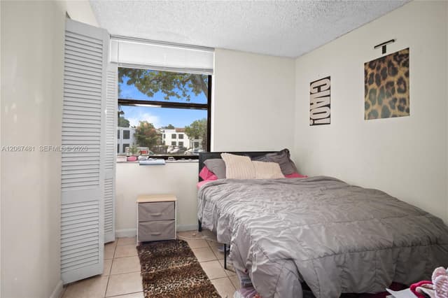 213 Lake Pointe Dr # 203, Oakland Park FL 33309 - Oakland Park, FL - Photo 5