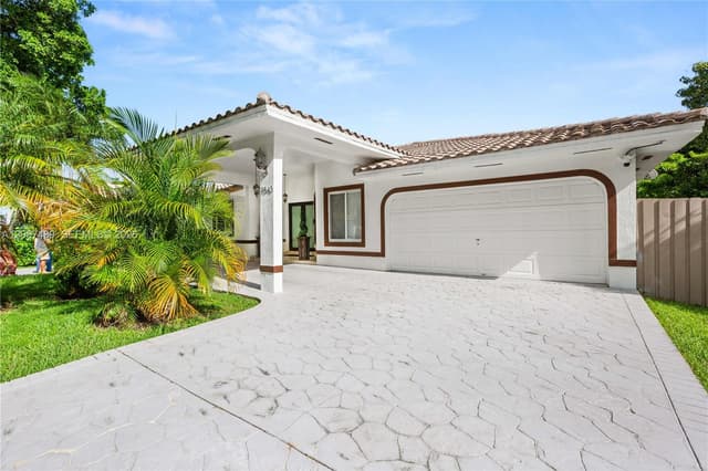 9840 NW 28th Ter, Doral FL 33172 - Doral, FL - Photo 2