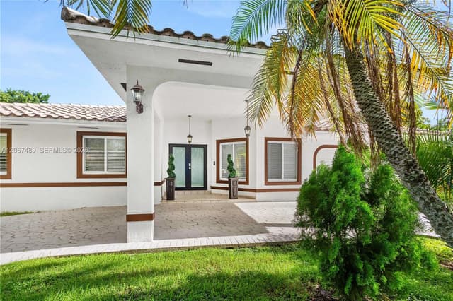 9840 NW 28th Ter, Doral FL 33172 - Doral, FL - Photo 3