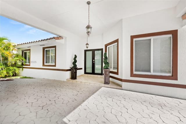 9840 NW 28th Ter, Doral FL 33172 - Doral, FL - Photo 4