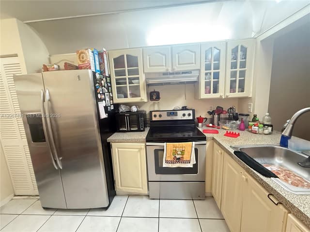 422 NE 210th Cir Ter # 1, Miami FL 33179 - Miami, FL - Photo 3