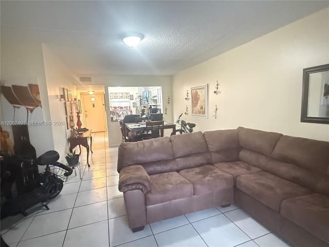 422 NE 210th Cir Ter # 1, Miami FL 33179 - Miami, FL - Photo 5