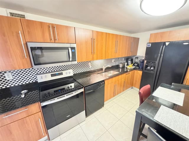 3001 S Ocean Dr # 229, Hollywood FL 33019 - Hollywood, FL - Photo 2