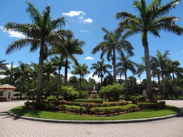 260 Crestwood Circle # 102, Royal Palm Beach FL 33411 - Royal Palm Beach, FL - Photo 3